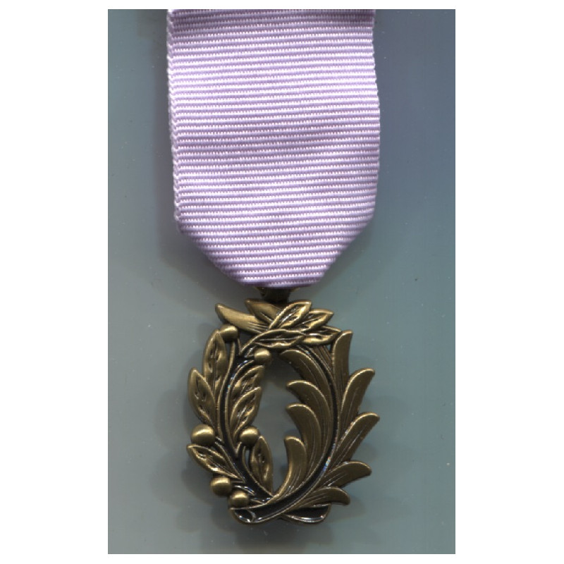 Order of Academic Palms medal